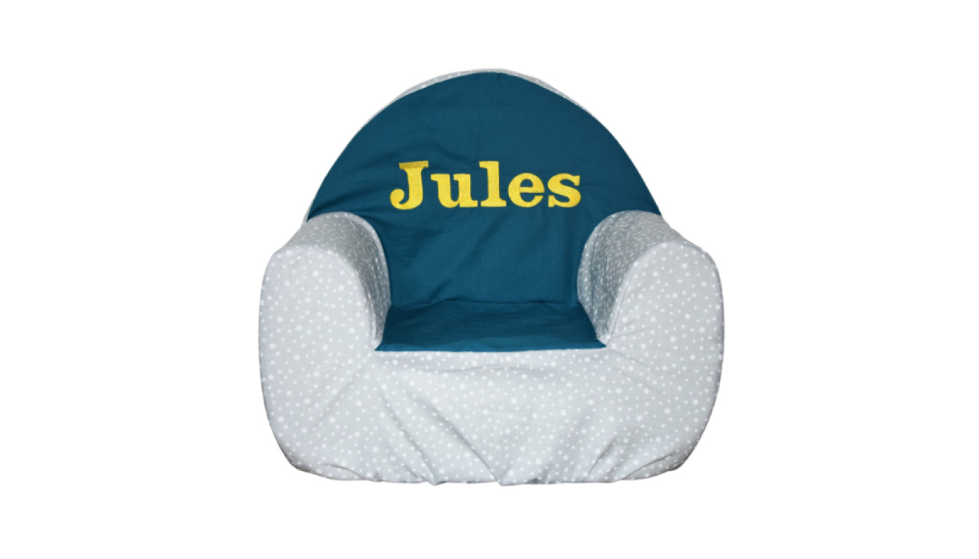 Les enfants adorent les fauteuils clubs personnalisés de Caro Créations !
